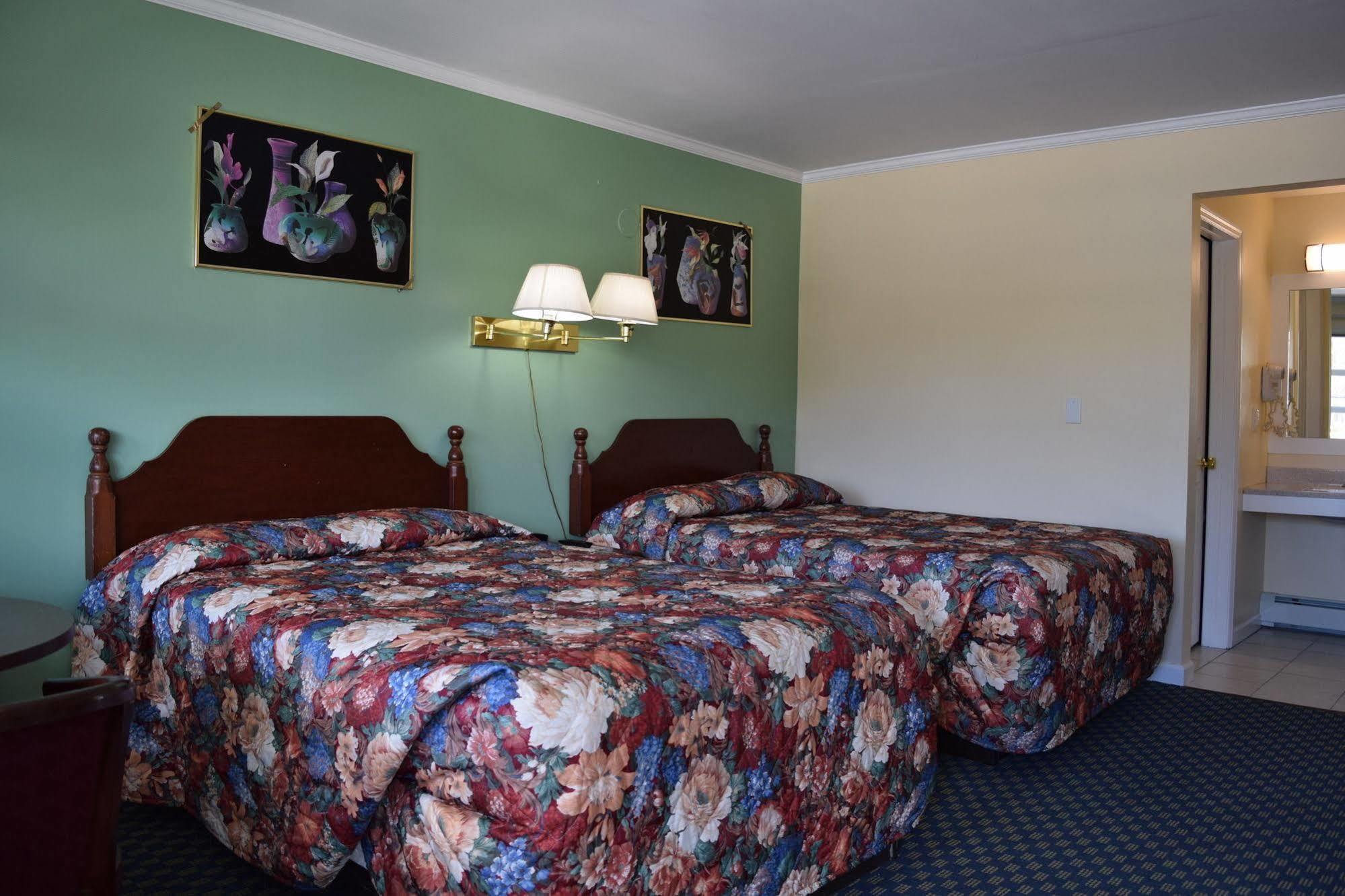 Top Hill Motel Saratoga Springs Exteriör bild